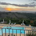 Domus La Roccia Pensjonat 4*