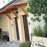 Domus La Roccia 4*