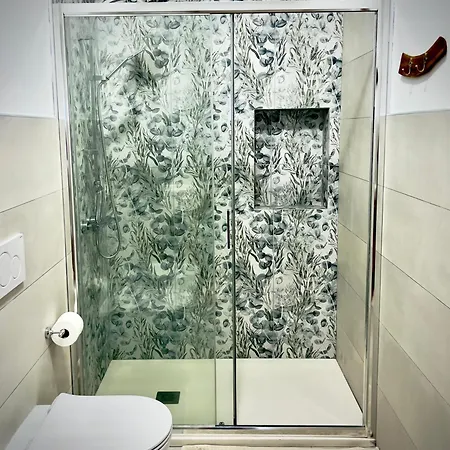 Domus La Roccia בית הארחה 4*